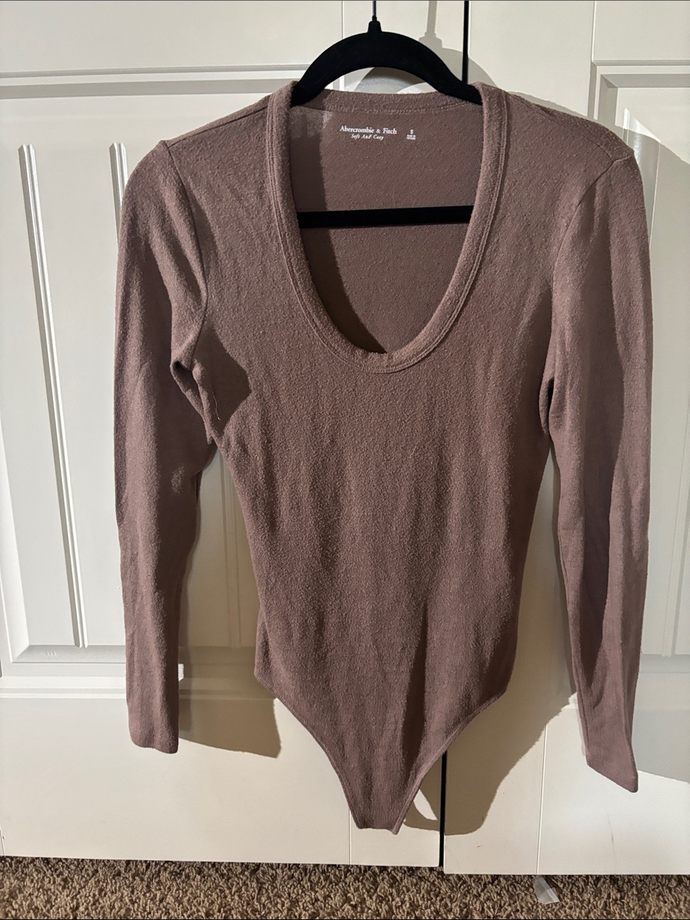 Abercrombie & Fitch Dusty Mauve Scoop-Neck Long Sleeve Bodysuit
